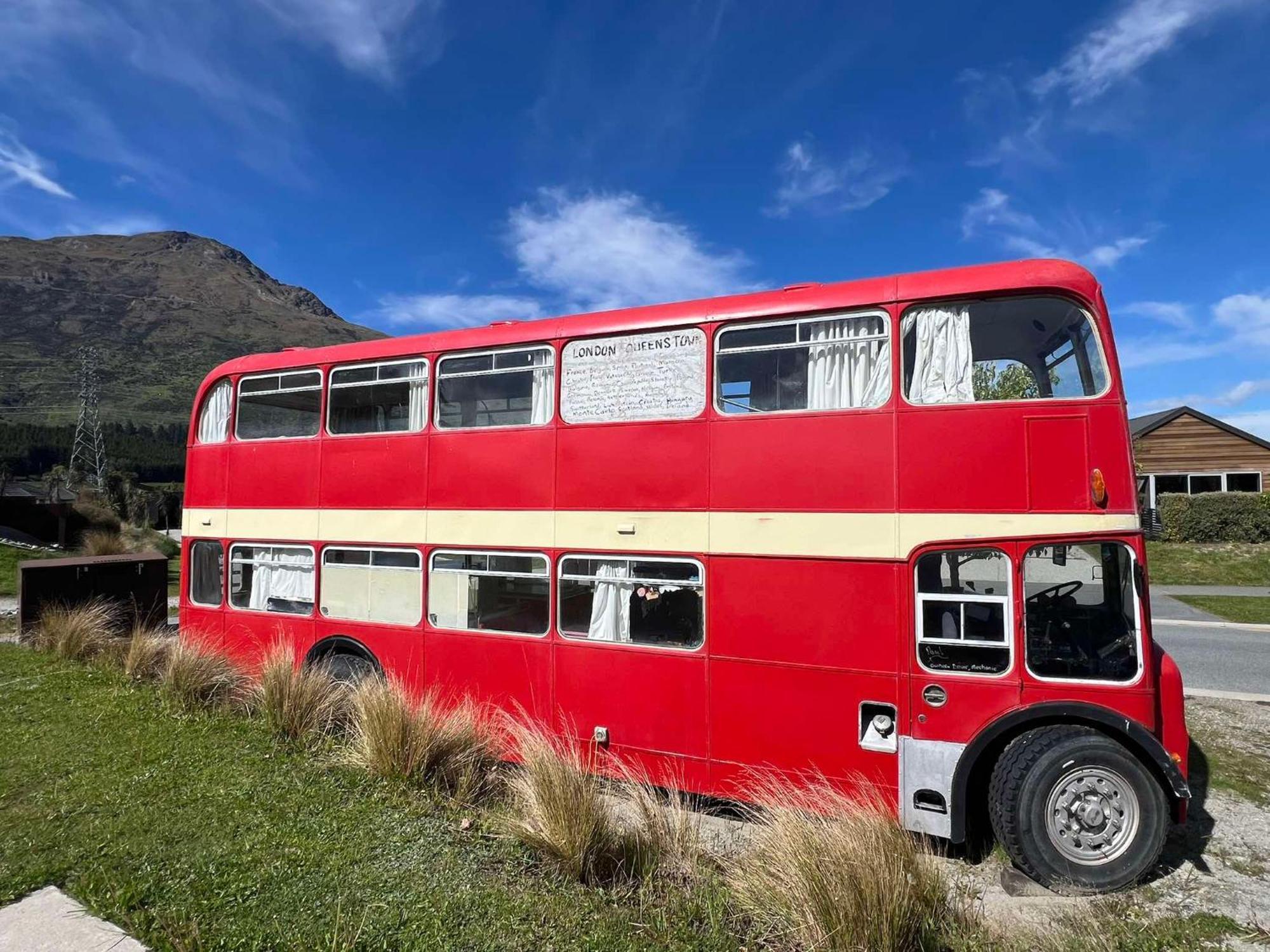 Decker Daze Queenstown Buitenkant foto