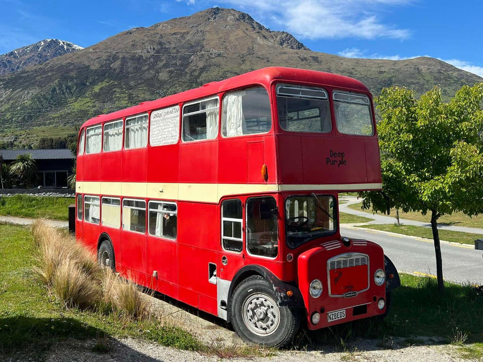 Decker Daze Queenstown Buitenkant foto